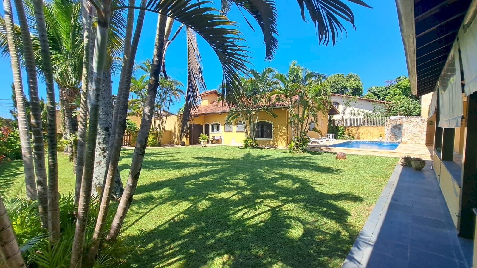 Casa em Itanhaém com 05 dormitórios