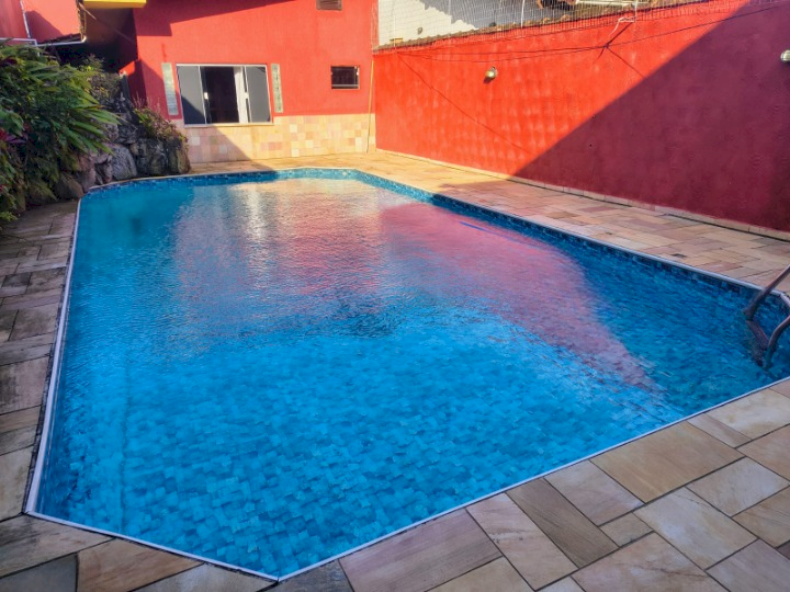 Casa em Itanhaém com 04 dormitórios