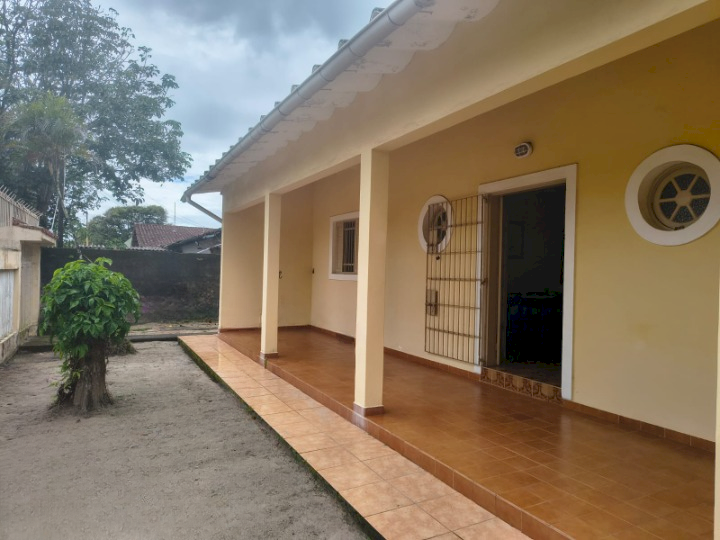 Casa em Itanhaém com 3 dormitórios