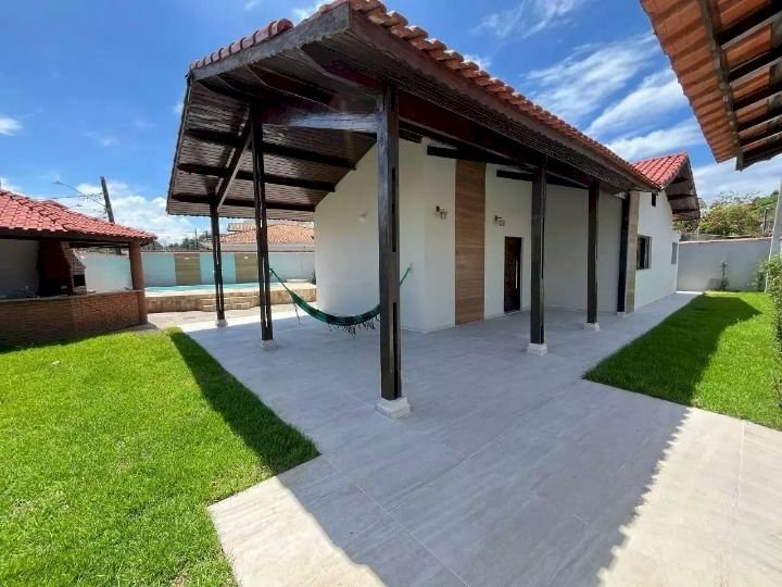 Casa em Itanhaém com 4 dormitórios sendo 2 suítes