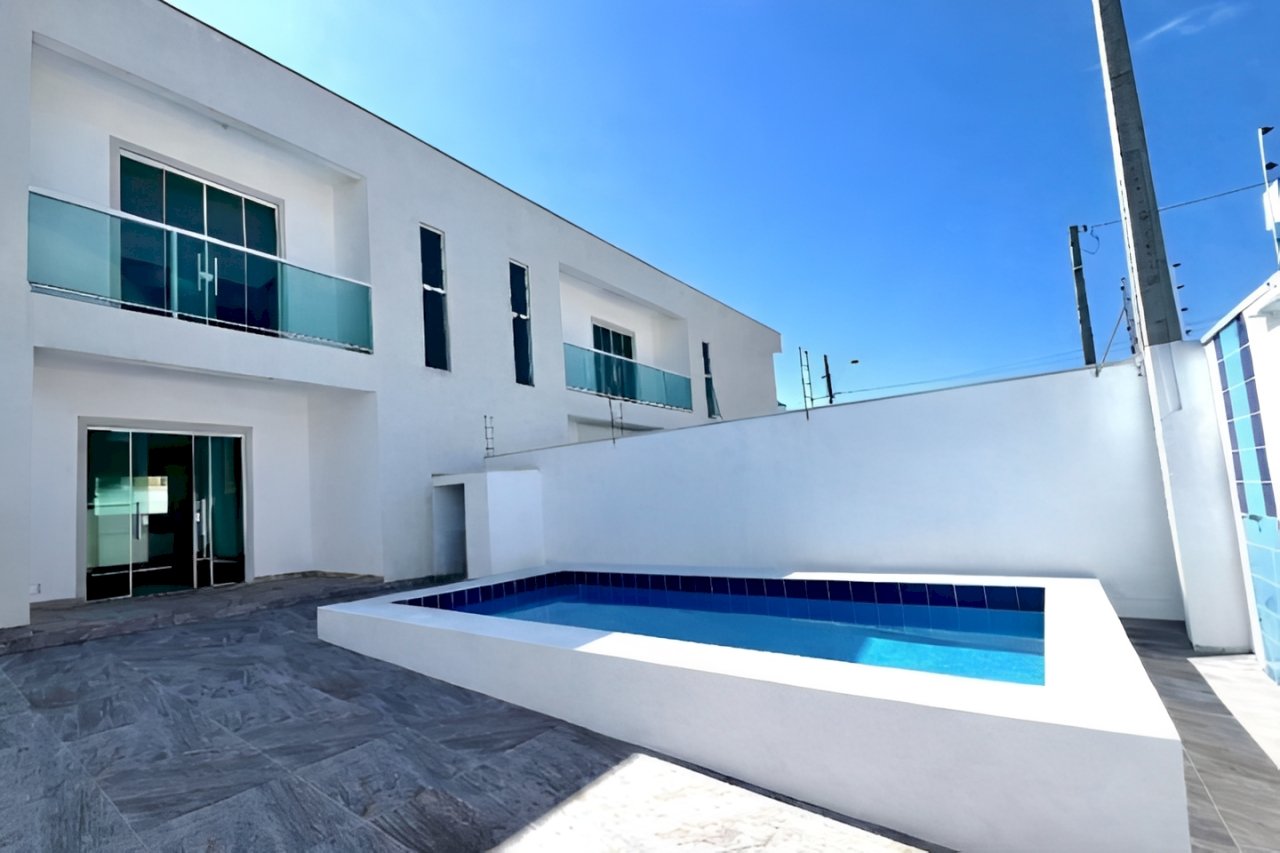 Casa em Itanhaém com 4 dormitórios
