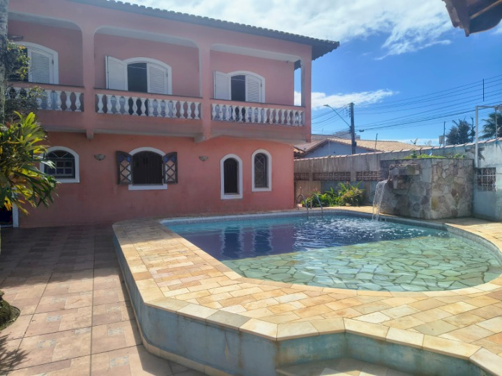 Sobrado em Itanhaém com 04 dormitórios
